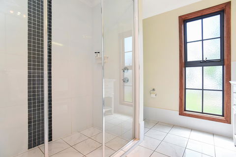 Wellington Courthouse - e-Seniors 20