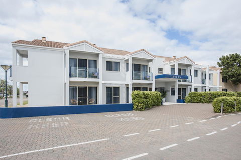 Marina Hotel - e-Seniors 19