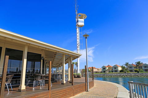 Marina Hotel - e-Seniors 36