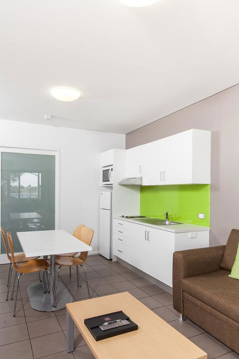 Majestic Oasis Apartments - e-Seniors 16