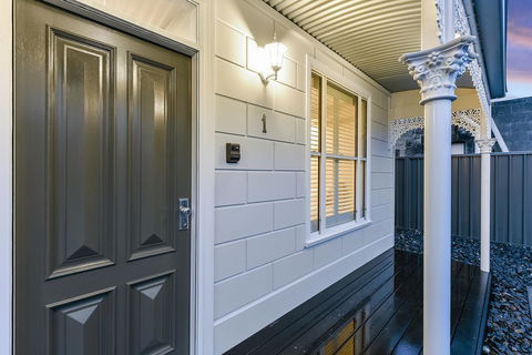 Aloha Luxury Central - e-Seniors 22