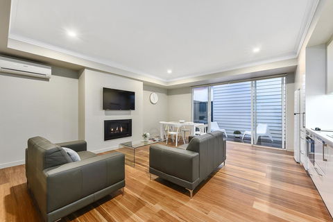 Aloha Luxury Central - e-Seniors 6