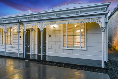 Aloha Luxury Central - e-Seniors 1