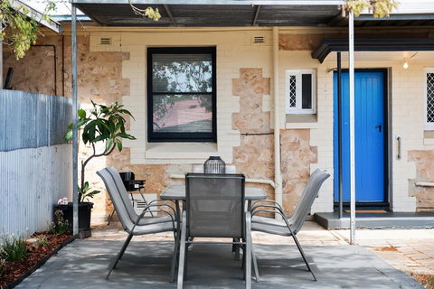 Cute And Cosy - Events, Workers, Getaways - e-Seniors 12