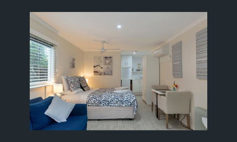 Wintergarden Beach Cabin - e-Seniors 6