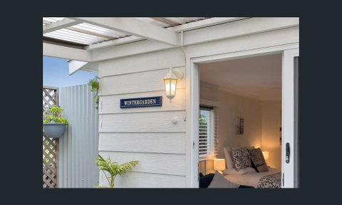 Wintergarden Beach Cabin - e-Seniors 4