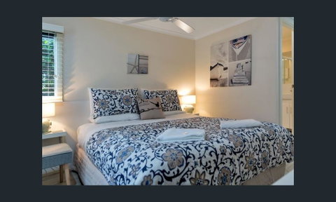 Wintergarden Beach Cabin - e-Seniors 5