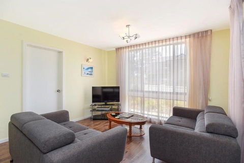 The Dolphins Beachfront Apartments - e-Seniors 17