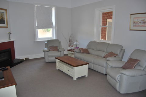 Jacaranda Cottage - e-Seniors 6