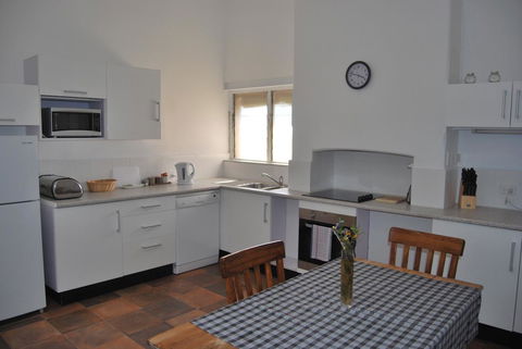 Jacaranda Cottage - e-Seniors 8