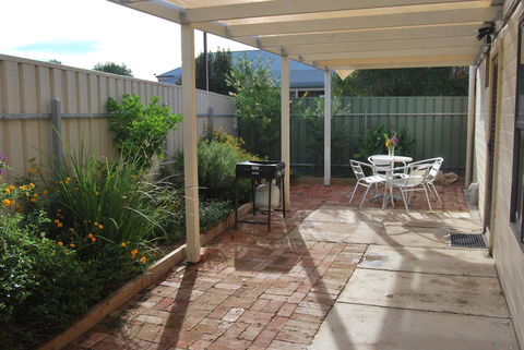 Jacaranda Cottage - e-Seniors 5