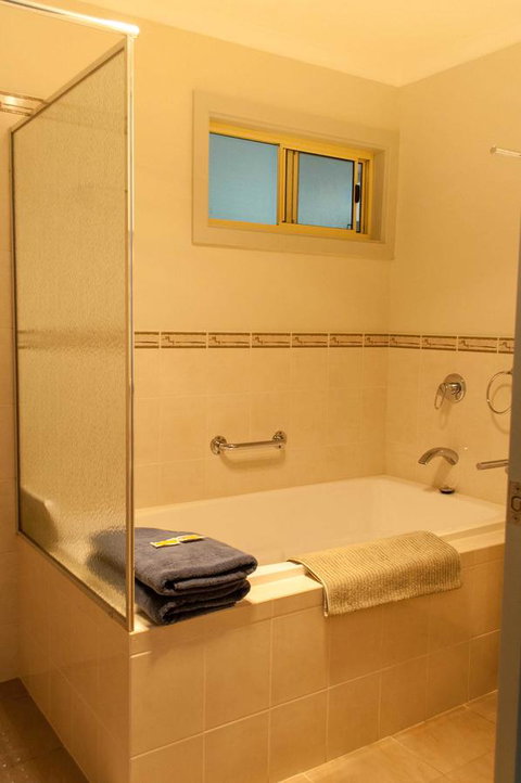 Admirals Inn - e-Seniors 10