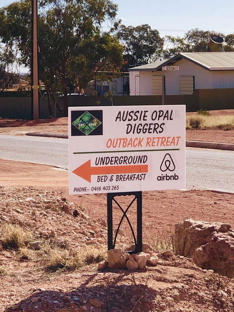 Aussie Opal Diggers Outback Retreat-Undergound - e-Seniors 24