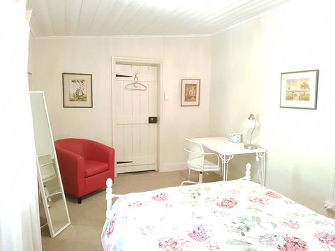 Amy's House Bed & Breakfast - e-Seniors 8