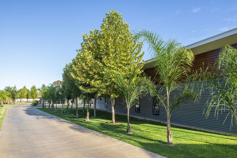 Paringa Resort - e-Seniors 16