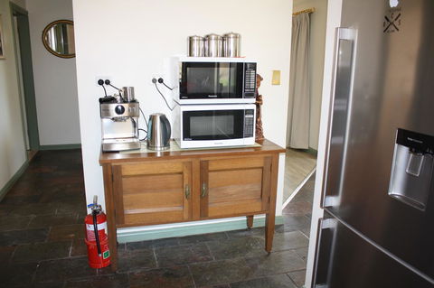 Maslin Beach House - e-Seniors 11