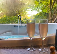 Adelaide Hills Retreats - e-Seniors