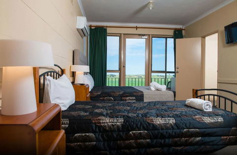Tailem Bend Riverside Hotel - e-Seniors 1