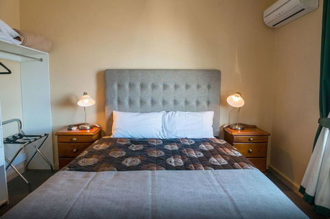 Tailem Bend Riverside Hotel - e-Seniors 2