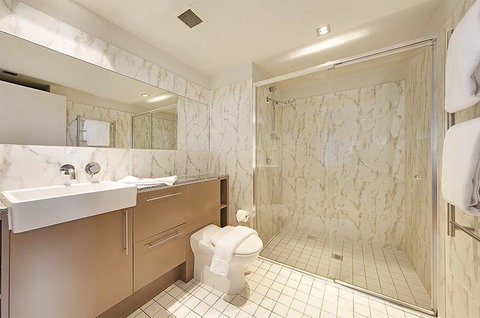 Wyndel Apartments North Sydney - Harbour Watch - e-Seniors 5