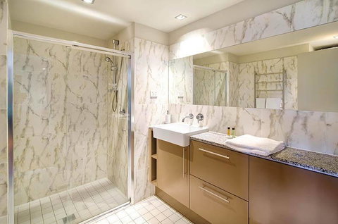 Wyndel Apartments North Sydney - Harbour Watch - e-Seniors 4