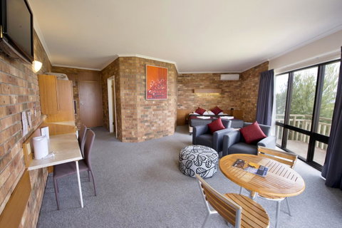 Kangaroo Island Seaside Inn - e-Seniors 30