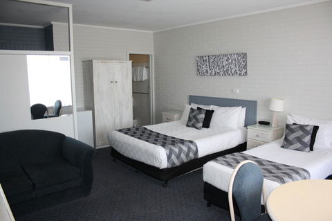 Lakeview Motel And Apartments - e-Seniors 13
