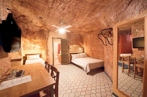 The Underground Motel - e-Seniors 21