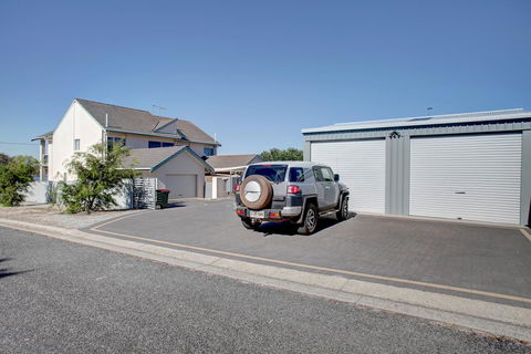 Bay Bliss - e-Seniors 6