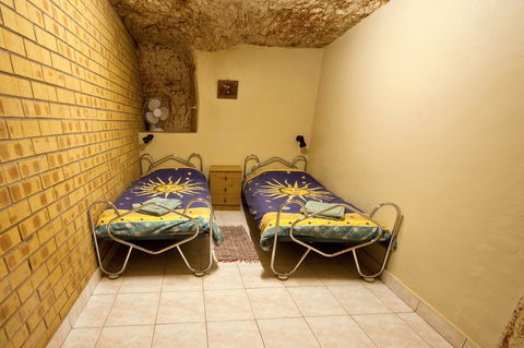 Radeka Downunder Underground Motel - e-Seniors 5