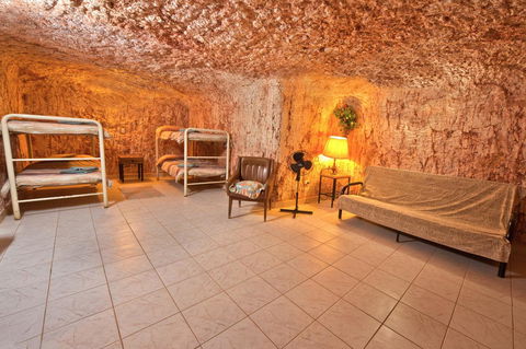 Radeka Downunder Underground Motel - e-Seniors 4