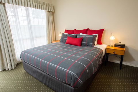 John Pirie Motor Inn - e-Seniors 18