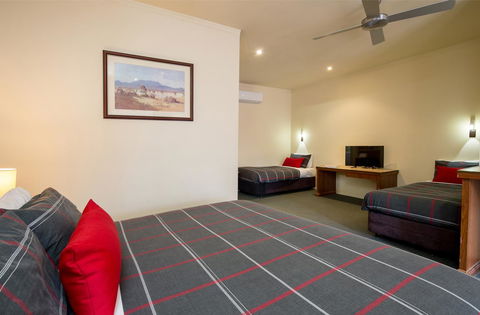 John Pirie Motor Inn - e-Seniors 25