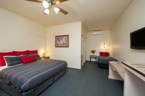 John Pirie Motor Inn - e-Seniors 24