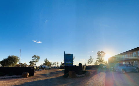 Opal Inn Hotel, Motel, Caravan Park - e-Seniors 43