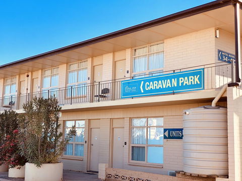 Opal Inn Hotel, Motel, Caravan Park - e-Seniors 34
