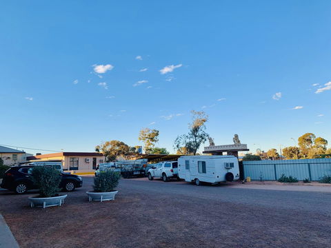 Opal Inn Hotel, Motel, Caravan Park - e-Seniors 40