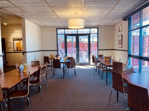 Opal Inn Hotel, Motel, Caravan Park - e-Seniors 27