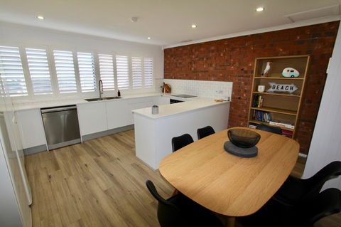 'Southern Sands' Beachfront Apartments - e-Seniors 7