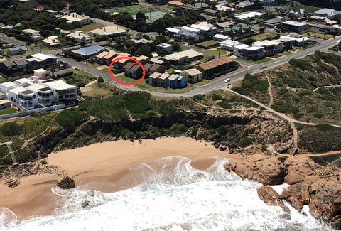 'Southern Sands' Beachfront Apartments - e-Seniors 15