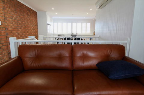 'Southern Sands' Beachfront Apartments - e-Seniors 6