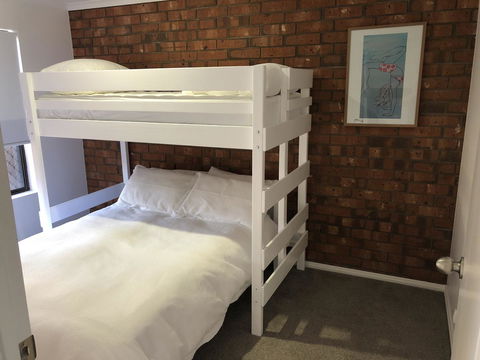 'Southern Sands' Beachfront Apartments - e-Seniors 14