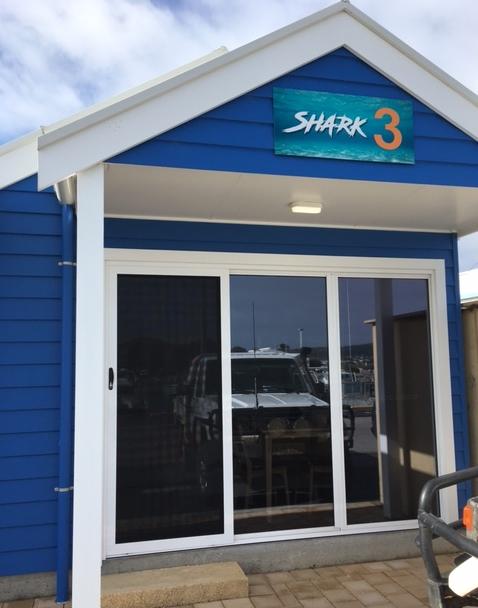 The Shark Apartments 3 - e-Seniors 0