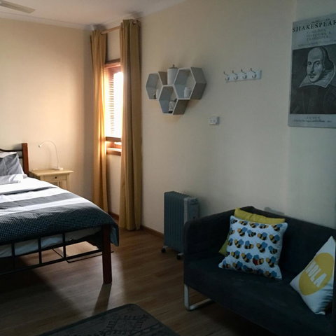 KI Dragonfly Guesthouse - e-Seniors 30