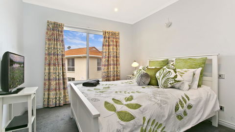 Salt Waterfront Apartment - e-Seniors 12