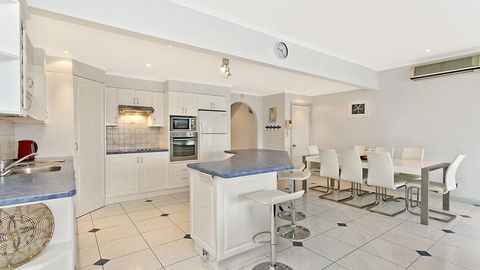 Salt Waterfront Apartment - e-Seniors 1