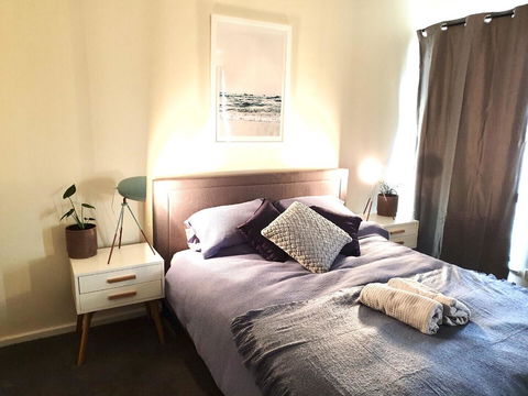 Luxurious 3 Bedroom Beachfront - Panoramic Views - e-Seniors 8