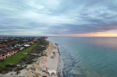 Luxurious 3 Bedroom Beachfront - Panoramic Views - e-Seniors 11