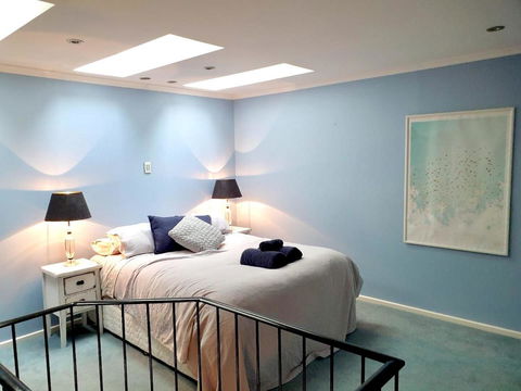 Luxurious 3 Bedroom Beachfront - Panoramic Views - e-Seniors 5