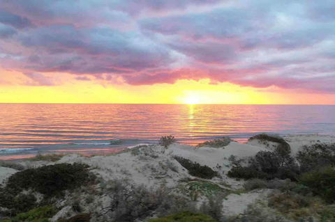 Luxurious 3 Bedroom Beachfront - Panoramic Views - e-Seniors 14